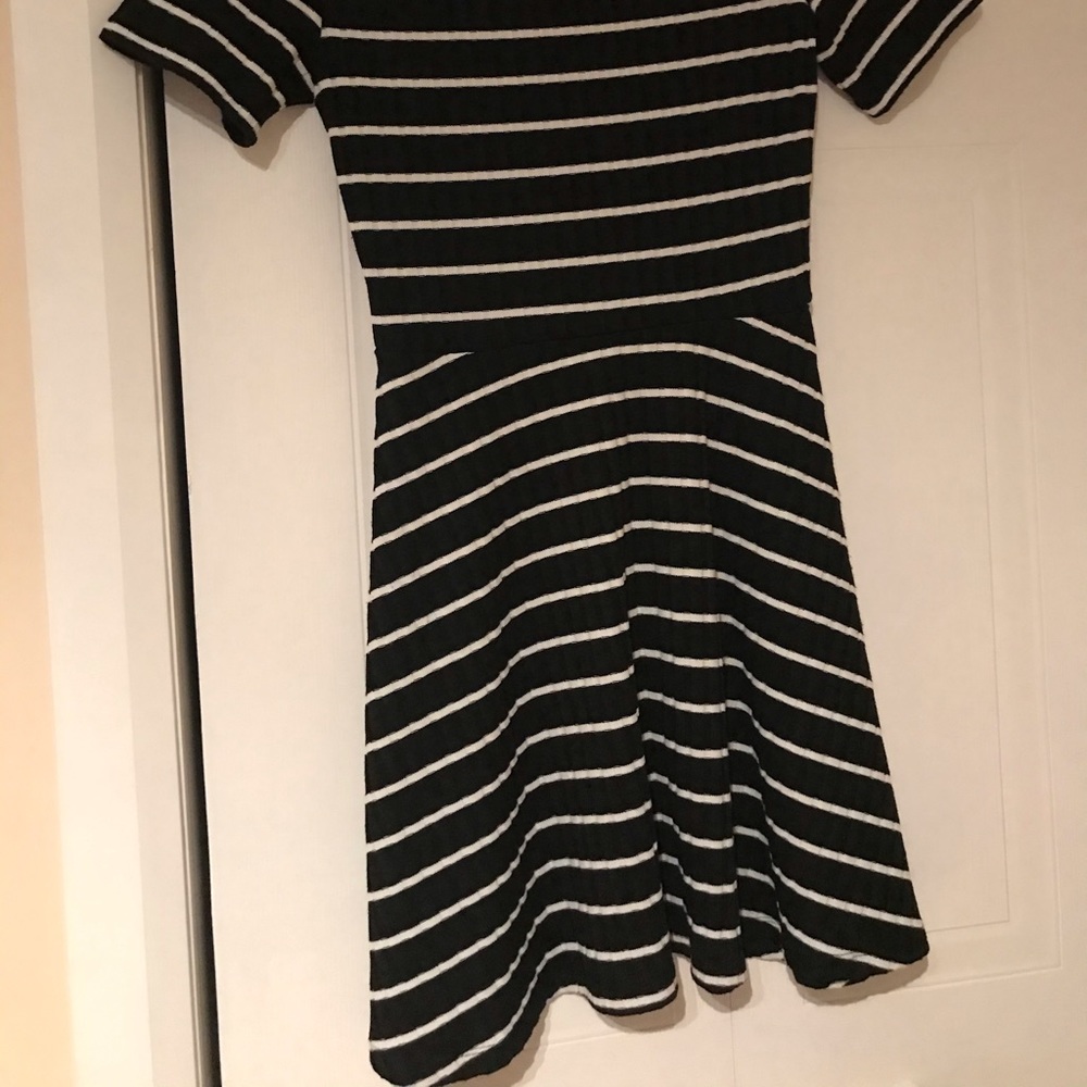 H&M DRESS - Picture 2 of 2
